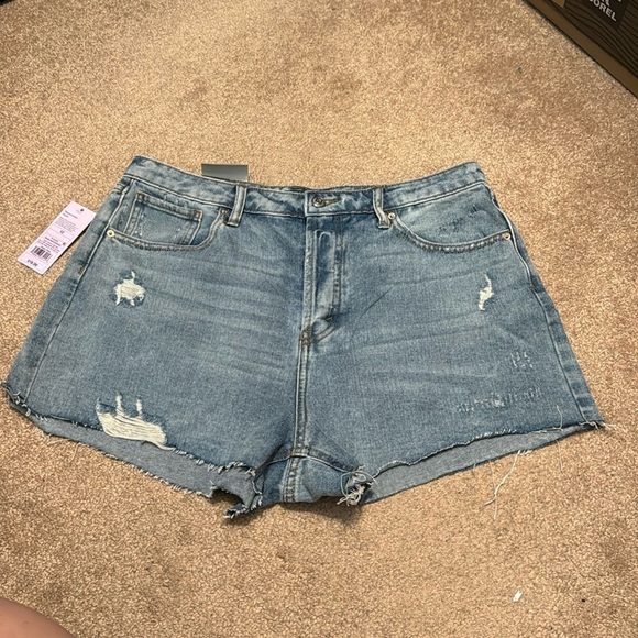 NWT wild fable super high rise cutoff short size 12 - Picture 1 of 4